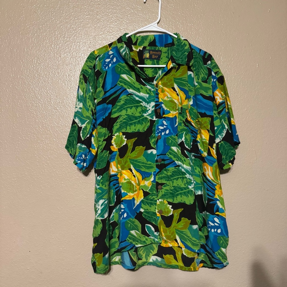 Vintage Roundy Bay Men’s L‎ Casual Button Down Shirt with Tropical Print